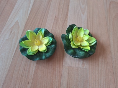 Plastove  lekniny do vody - pouzite, 2 ks