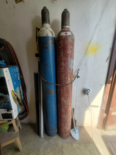 Bomba na kyslík a aceton bez revize