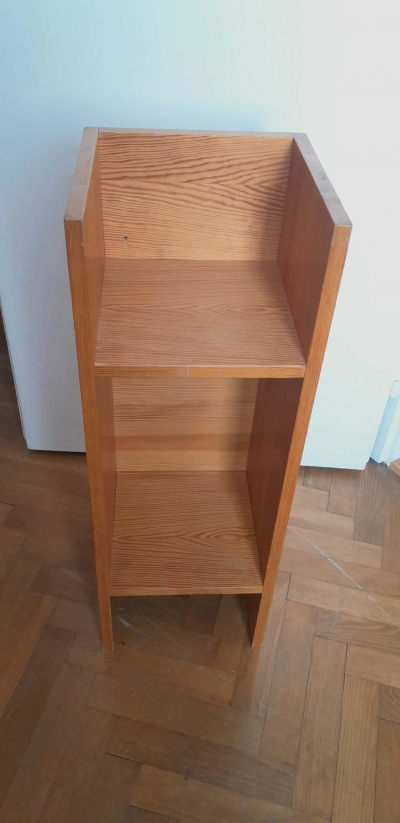 Malá polička/knihovnička