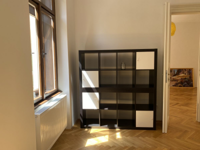 komoda ASKO a knihovna IKEA