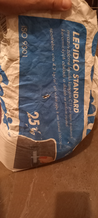 Lepidlo pro lepení obkladu a dlazeb - zbytek
