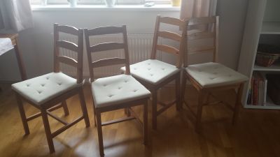4 jídelní židle zn. Ikea s podsedáky