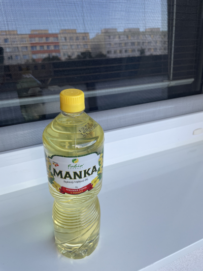 Daruji 2 lahve oleje Manka