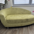 Daruji zelený atypicky gauč 2 ks za odvoz rozměr cca 130x180