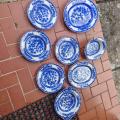 Modrý porcelán s uchycením na zeď