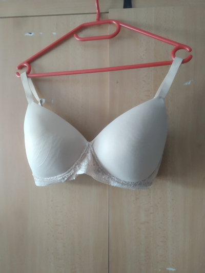 Podprsenka vel. 75E, barva nude