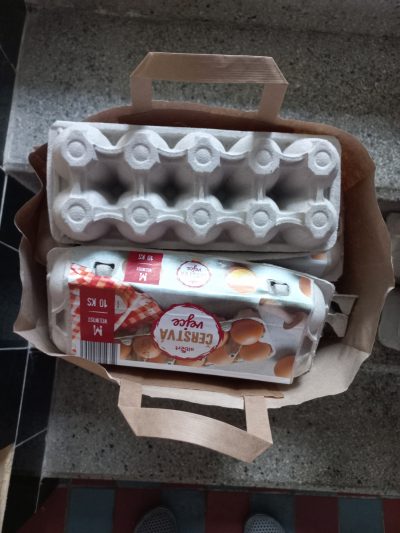Plata na vejce plná taška