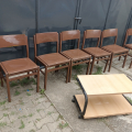 Židle a konferenční stolek
