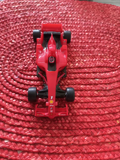Autíčko červená formule