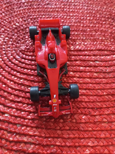 Formule červená autíčko