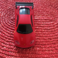 Červené auto na baterii