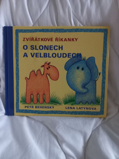 Knížka Zvířátkové říkanky o slonech a velbloudech