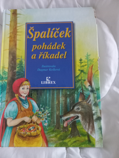 Knížka špalíček pohádek a říkadel