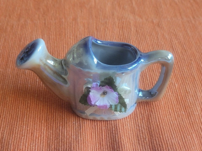 Miniatura - porcelánová konvička
