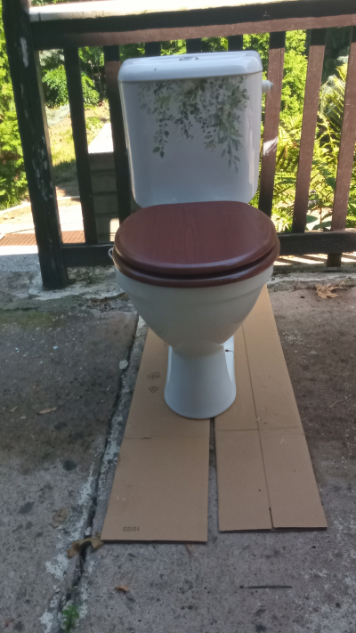Daruji za odvoz WC kombi mísu