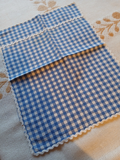 dečka ubrousek , asi 30 x 25