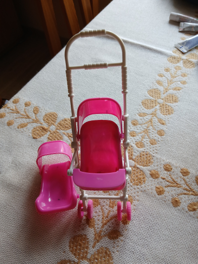 malinky kočárek na malou panenku