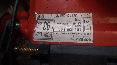 2 staré benzínové sekačky na náhradní díly