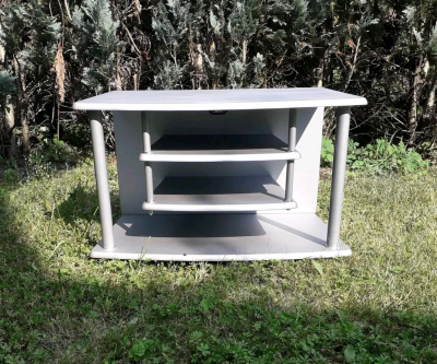 Televizní stolek