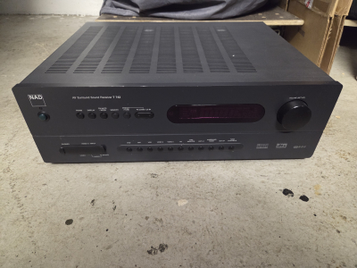 DAV receiver NAD T 742.