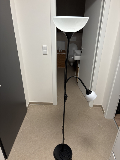 Stojací lampa