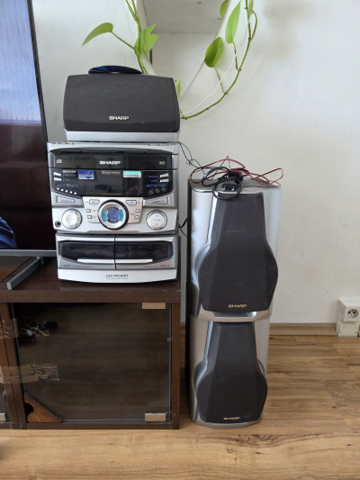Hifi věž s příslušenstvím