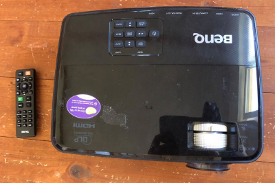 Daruji projektor Benq