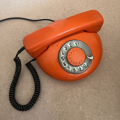 Daruji retro telefon