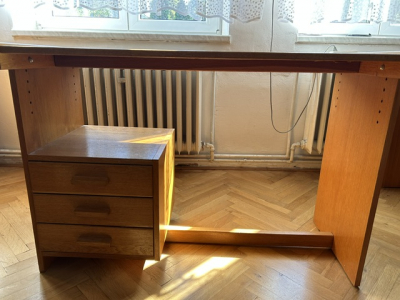 Psací stůl