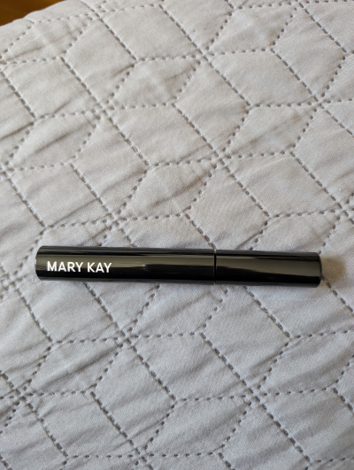 Řasenka Mary Kay - otevřená