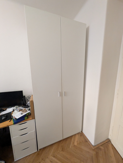 Šatní skříň