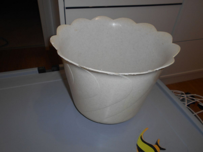 Plastový kryt na květináč 25 cm.