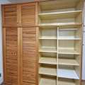 Za odvoz přenecháme šatní skříň š: 200 cm, v: 220 cm, hl: 60