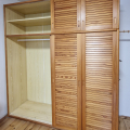 Za odvoz přenecháme šatní skříň š: 200 cm, v: 220 cm, hl: 60