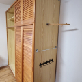 Za odvoz přenecháme šatní skříň š: 200 cm, v: 220 cm, hl: 60