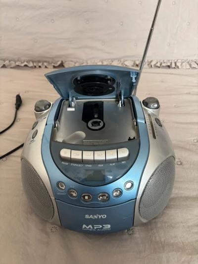 SANYO prehravac - radio