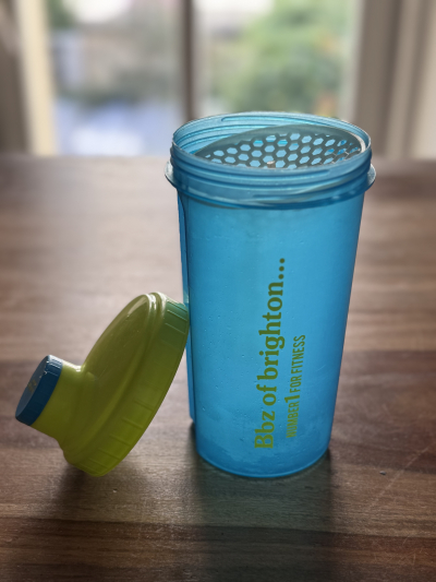 Láhev (protein shaker) z Brightonu (použity)