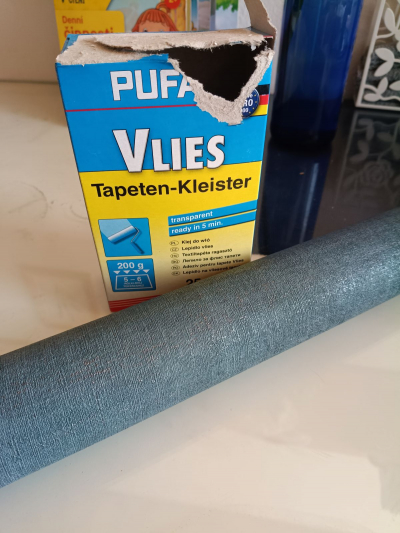 Zbytek tablety a lepidla