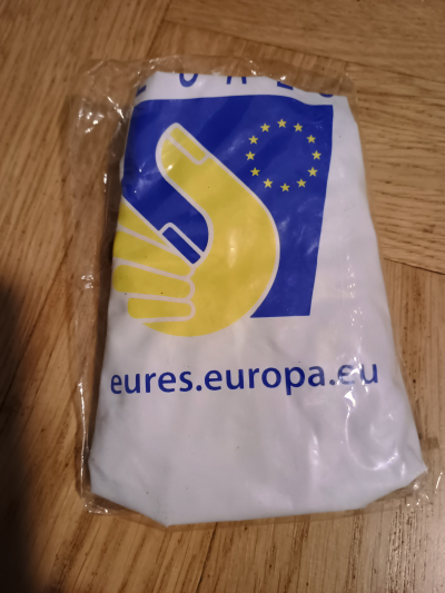 Obal na sedlo kola, aby nenamokli, když kolo stojí na desti