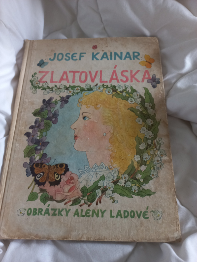 Kniha zlatovlaska