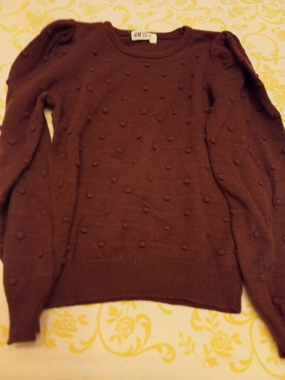 Hnědý svetr 122/128
