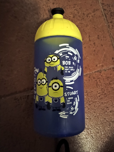 Láhev na pití na kolo nebo do skoly