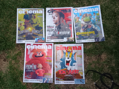 Několik čísel časopisu Cinema