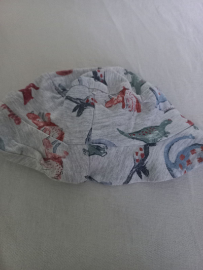 Klobouček s dinosaury_K