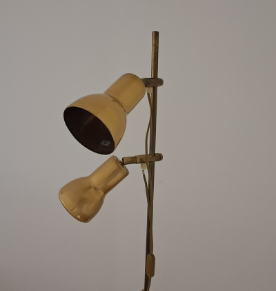 Stojací lampa