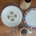 Mix starého porcelánu, keramiky, skla