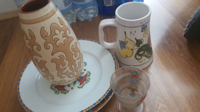 Mix starého porcelánu, keramiky, skla
