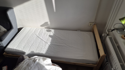 IKEA rám postele NEIDEN