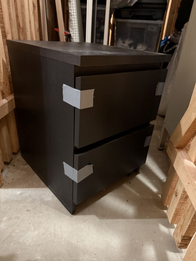 IKEA MALM černý noční stolek