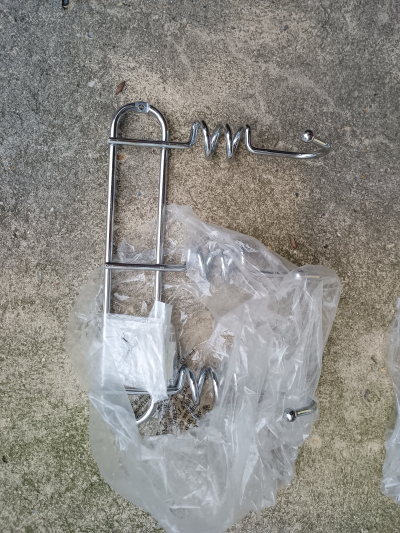 Kovový věšák cca 20 cm novy